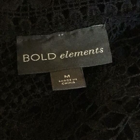 NWOT medium size crocheted black top with back gold statement zipper - Picture 10 of 10